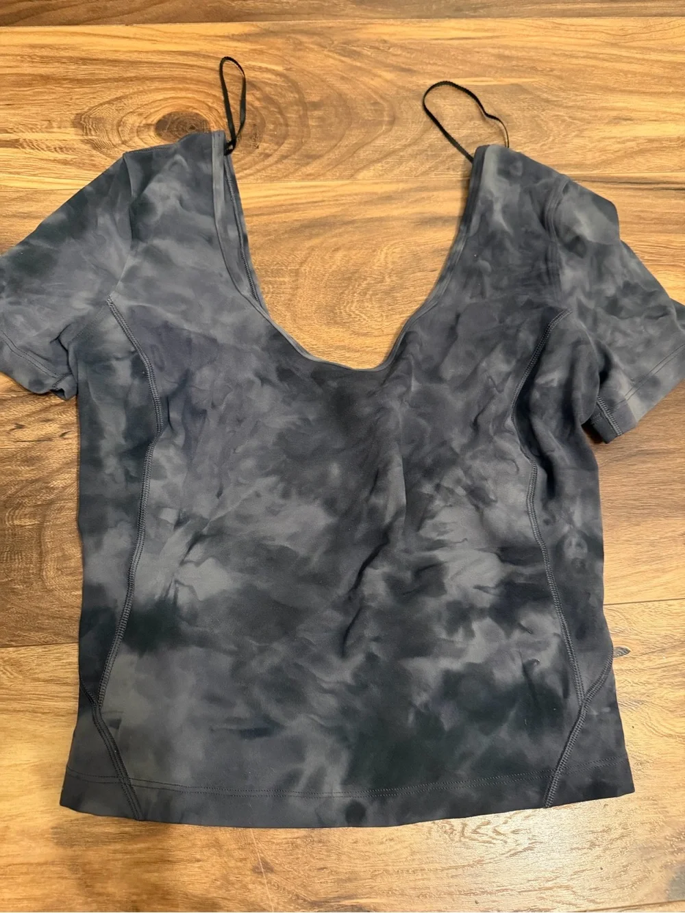 NEW SIZE 4 LULULEMON SHIRT